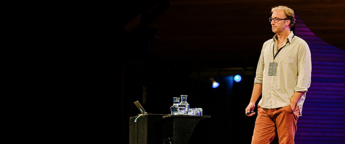Rob on stage at WDCNZ
